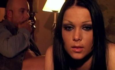 单身劳拉,单身劳拉的独立生活篇章